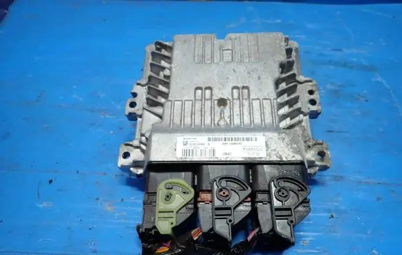 Mazda 3 II Engine control unit/module ECU AV61-12A650-PC S180138002