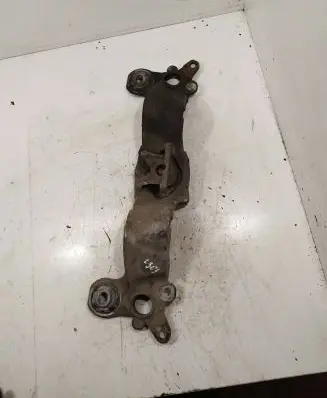 Audi A4 S4 B7 8E 8H Gearbox mounting bracket 8E0399263