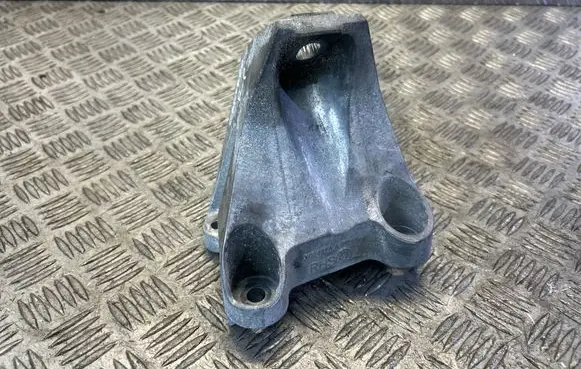 Chevrolet Camaro Engine mounting bracket A38011