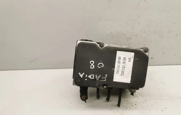 Skoda Fabia Mk2 (5J) ABS Pump 6R0907379C