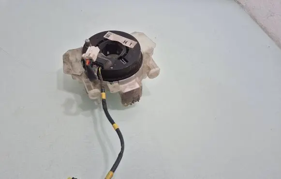 Nissan X-Trail T30 Airbag slip ring squib (SRS ring) 255608H905