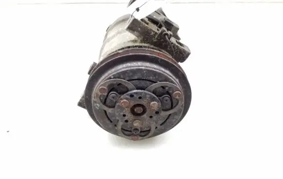 Nissan Navara D22 Air conditioning (A/C) compressor (pump) 92600VK510