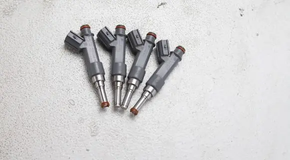 Toyota C-HR I Fuel injectors set 23250-0T110 232500T110