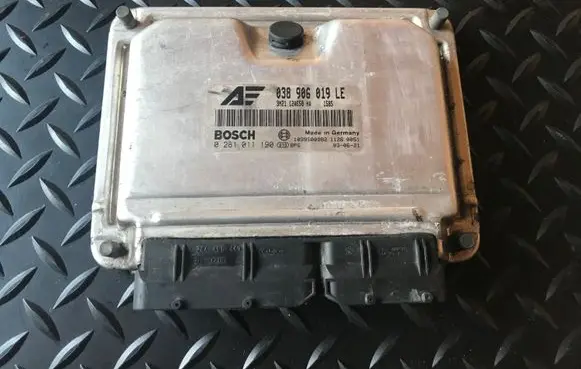 Ford Galaxy Engine control unit/module 038906019LE 3M2112A650HA 0281011190