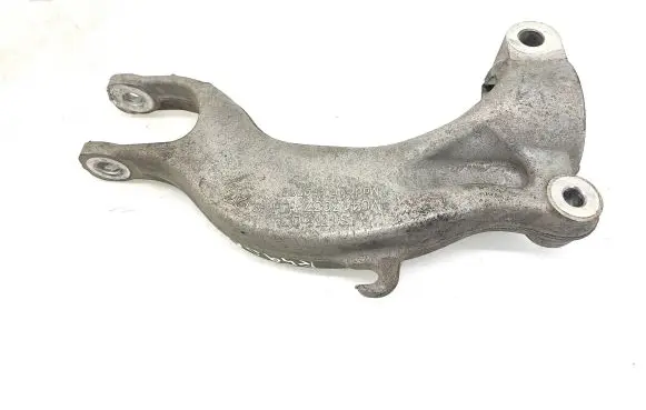 Volkswagen Touareg III Lower shock absorber bracket 4M0413037