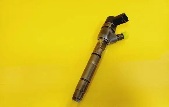 Fuel injector