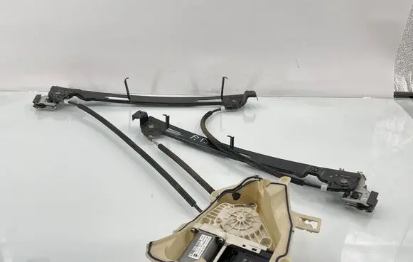 Seat Altea XL Front door window regulator with motor 5P0837402N 1T0959702G S1131H008