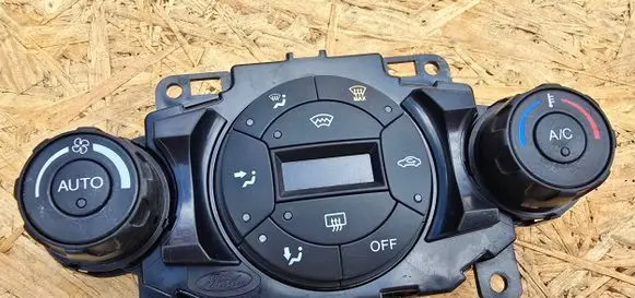 Ford Fiesta Climate control unit C1BT18C612BF 8A6918C612