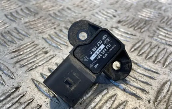 Audi A6 S6 C6 4F Air pressure sensor 03C906051 0261230095