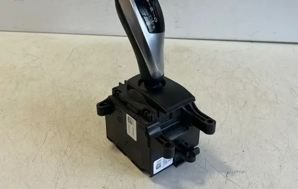 BMW X3 F25 Gear shifter/selector 9260973
