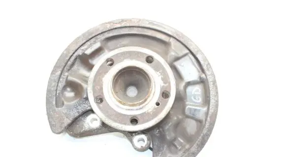 Infiniti Q30 Rear wheel hub