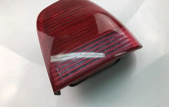 Volkswagen Polo Tailgate rear/tail lights 6N0945096H