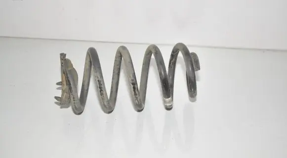 BMW 2 F46 Rear coil spring 6866768 33536866768