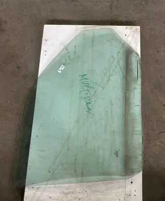 Volkswagen Multivan T5 Front door window glass four-door 43R001100 DOT249M24AS2