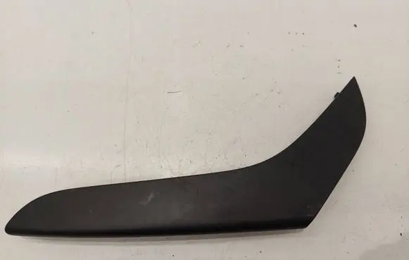 Volkswagen PASSAT B6 Rear door handle trim 3C4867372A