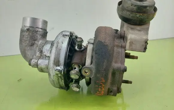 Toyota Corolla Verso E121 Turbo 172010R020