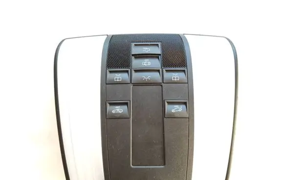 Mercedes-Benz E W212 Front seat light A2129066401 00006520 A2C53397317