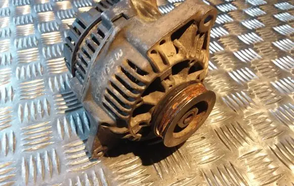 Renault Megane I Generator/alternator RE17682