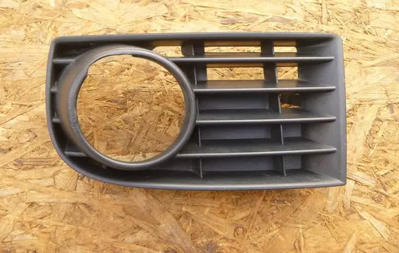Volkswagen Golf V Front bumper lower grill 1K0853665B