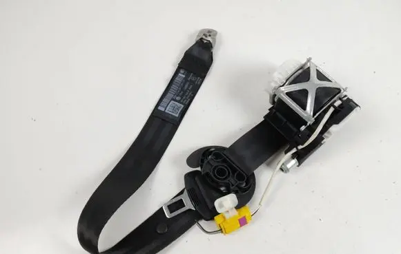 Volkswagen PASSAT B7 Front seatbelt 3C1857705P
