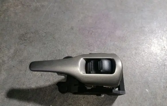 Toyota Auris 150 Rear door interior handle 62318A1