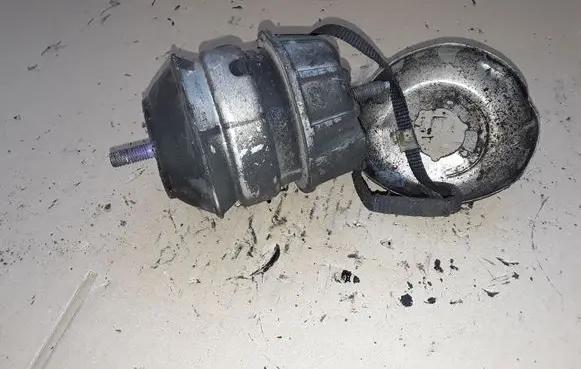 Jaguar S-Type Engine mount bracket W1798016