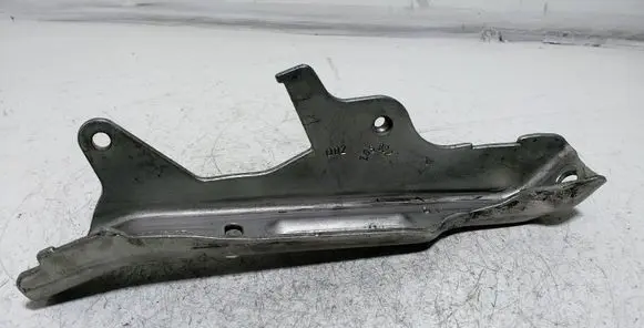 Mercedes-Benz Vito Viano W639 Other engine bay part A6510901027