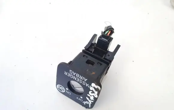 Lexus IS 220D-250-350 Passenger airbag on/off switch 