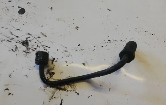 Nissan X-Trail T30 Fuel injector supply line/pipe NOCODE