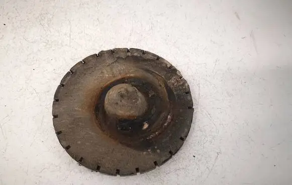 Volkswagen PASSAT B5 Front coil spring rubber mount 8E0512149C