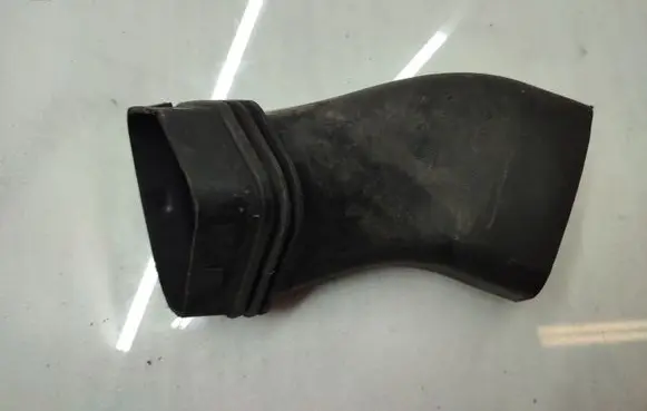 BMW X5 E70 Pneumatic air compressor intake pipe/hose 7798876