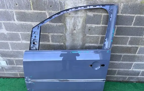 Volkswagen Caddy Front door 2K5831311