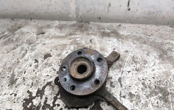 Opel Vivaro Front wheel hub 