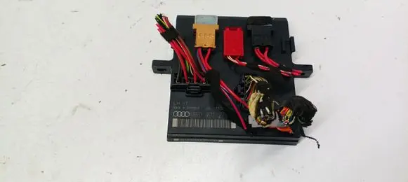 Audi A4 S4 B7 8E 8H Comfort/convenience module 8E0907279N
