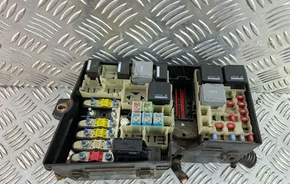 Ford Focus Fuse module 6M5T14K733