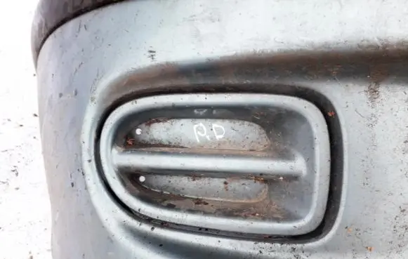 Nissan Almera N16 Front bumper lower grill