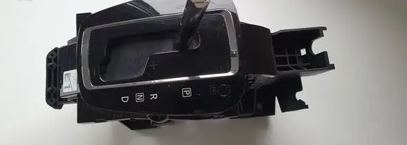 Nissan Pulsar Gear shifter/selector