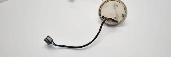 Volvo V70 Fuel level sensor 08512