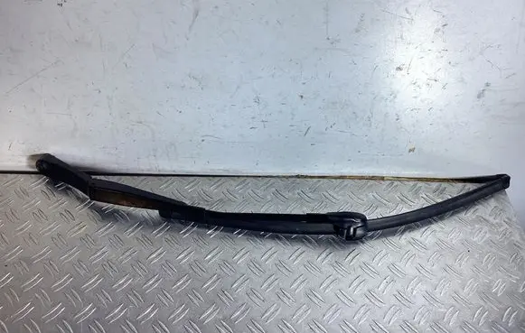 Front wiper blade arm