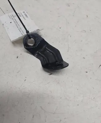 Fender mounting bracket