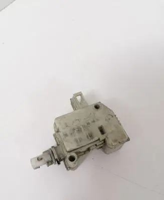 Volkswagen PASSAT B5.5 Central locking motor 3B0959781