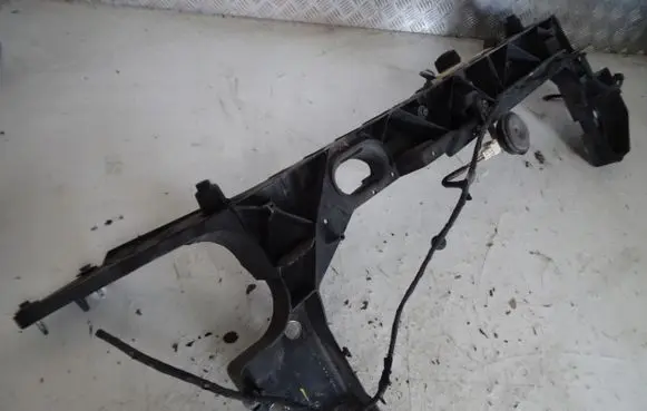 Renault Clio III Front piece kit 