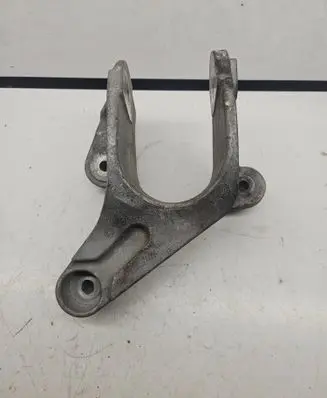 Chrysler Town & Country V Engine mounting bracket 04809939AF 60663