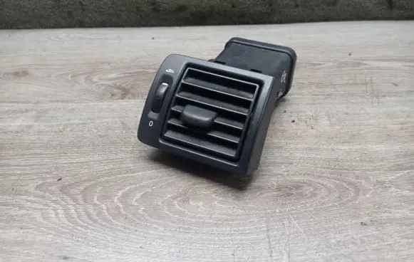 Volvo V50 Dashboard side air vent grill/cover trim 30715099