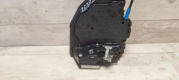 Toyota Auris 150 Rear door lock