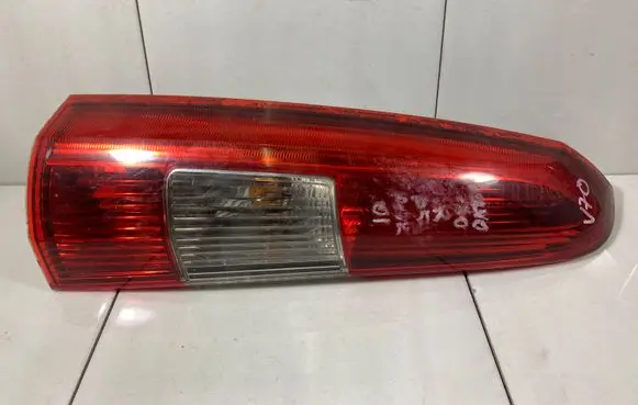 Volvo V70 Rear/tail lights 9154493