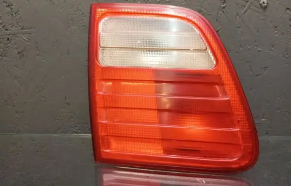 Mercedes-Benz E W210 Tailgate rear/tail lights A2108202364 198320