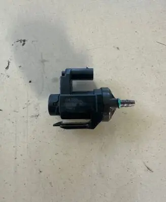 BMW 3 G20 G21 Vacuum valve 8570591