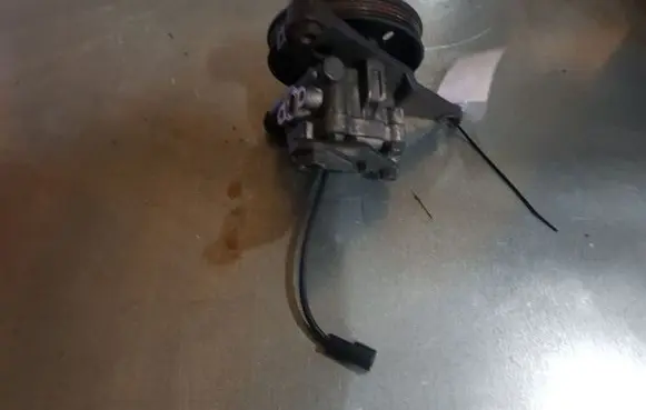 Mazda 626 Power steering pump