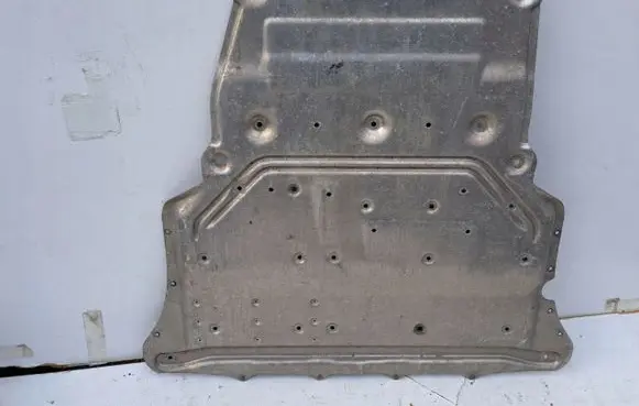 Audi A3 S3 8V Engine splash shield/under tray 5Q7825235B